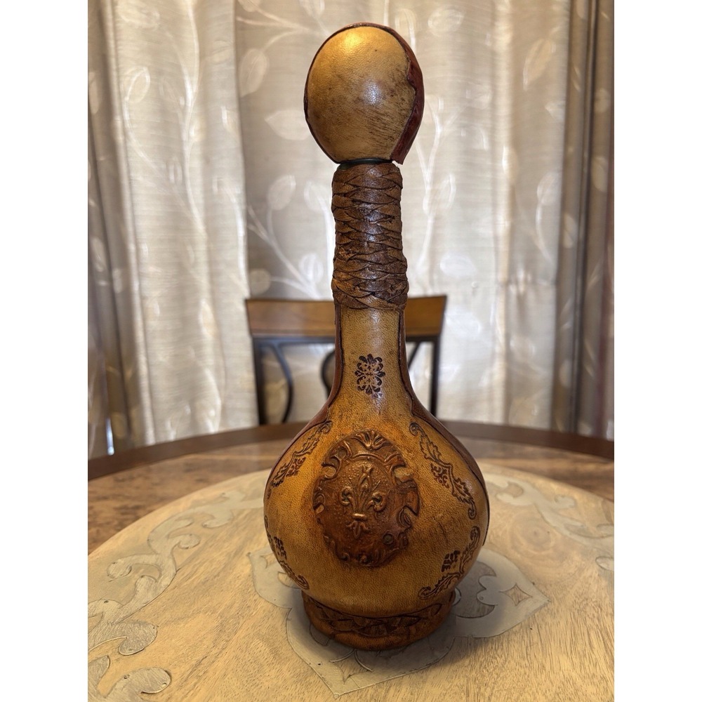 RARE Size Sherry  Aperitif LEATHER BOTTLE Decanter Rampant LION BARWARE